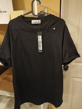 Stone Island Black Short-Sleeve Crewneck Tee with Subtle Logo